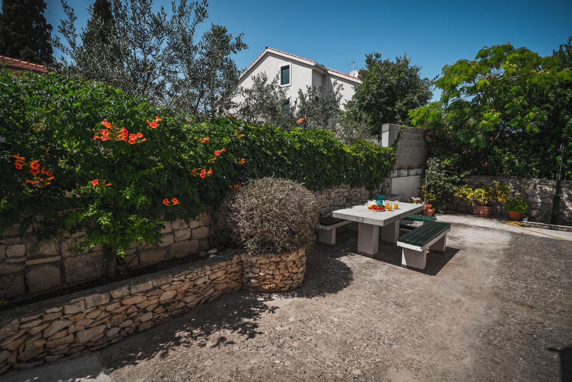 Apartment Dunja Supetar Exterior photo